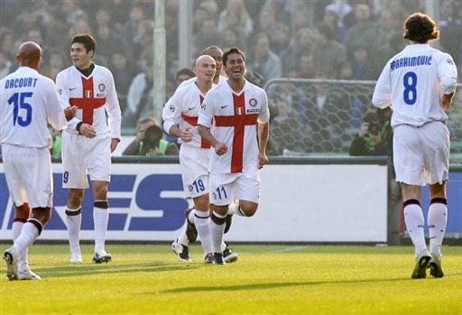 拜仁本赛季12轮保持不败，领跑积分榜，轰入44球，攻防俱佳，明日将迎战柏林联合。