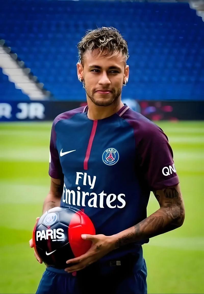 献礼啦！莱万开场4分钟闪击破门，新诺坎普球场迎来首个进球（莱万开场4分钟破门，新诺坎普见证首粒进球）