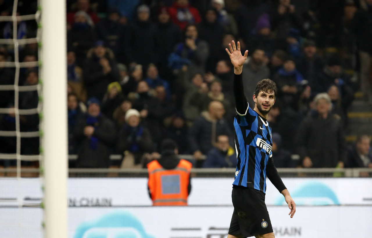 巴特萨吉感谢球迷支持，庆祝球队重要胜利