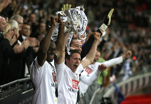 卫报：曼联新球场计划受阻，在买地谈判方面陷入僵局