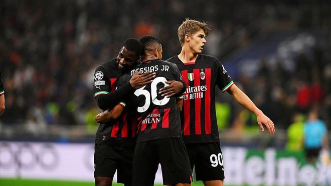 罗马诺：曼联已接触内维斯经纪人 皇马不热衷于冬窗操作（罗马诺：曼联已与内维斯经纪团队接触，皇马对冬窗引援兴趣不大）