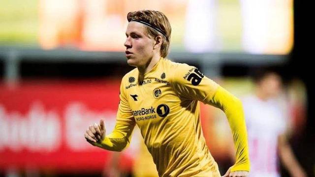 马拉多纳之子力挺孔蒂：他是足球史上最具冠军底蕴的教练之一（马拉多纳之子站台孔蒂：他是足坛最具冠军气质的名帅之一）