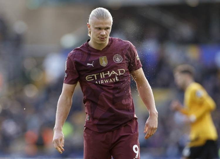 泰山纪念建队32周年，队史5次夺顶级联赛冠军，8次足协杯冠军