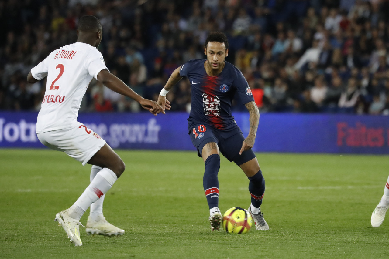 天空：水晶宫和马特塔谈续约，队内多名球员被其他球队盯上（天空：水晶宫商讨马特塔续约，多名球员成他队引援目标）