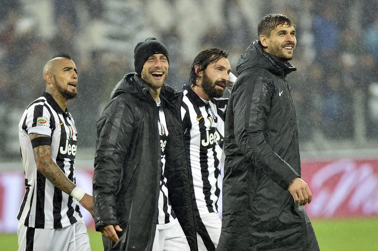 FIFA年度奖项汇总：登贝莱当选男足最佳球员，恩里克最佳主帅（FIFA年度大奖盘点：登贝莱荣膺最佳男足球员，恩里克加冕最佳主教练）