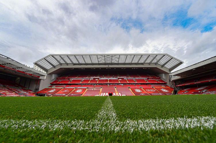 差点装大了！赞比亚锋霸绝平马里后空翻庆祝，颈部着地吓出冷汗（惊险一幕！赞比亚前锋绝平马里后空翻失误，颈部着地险些受伤）