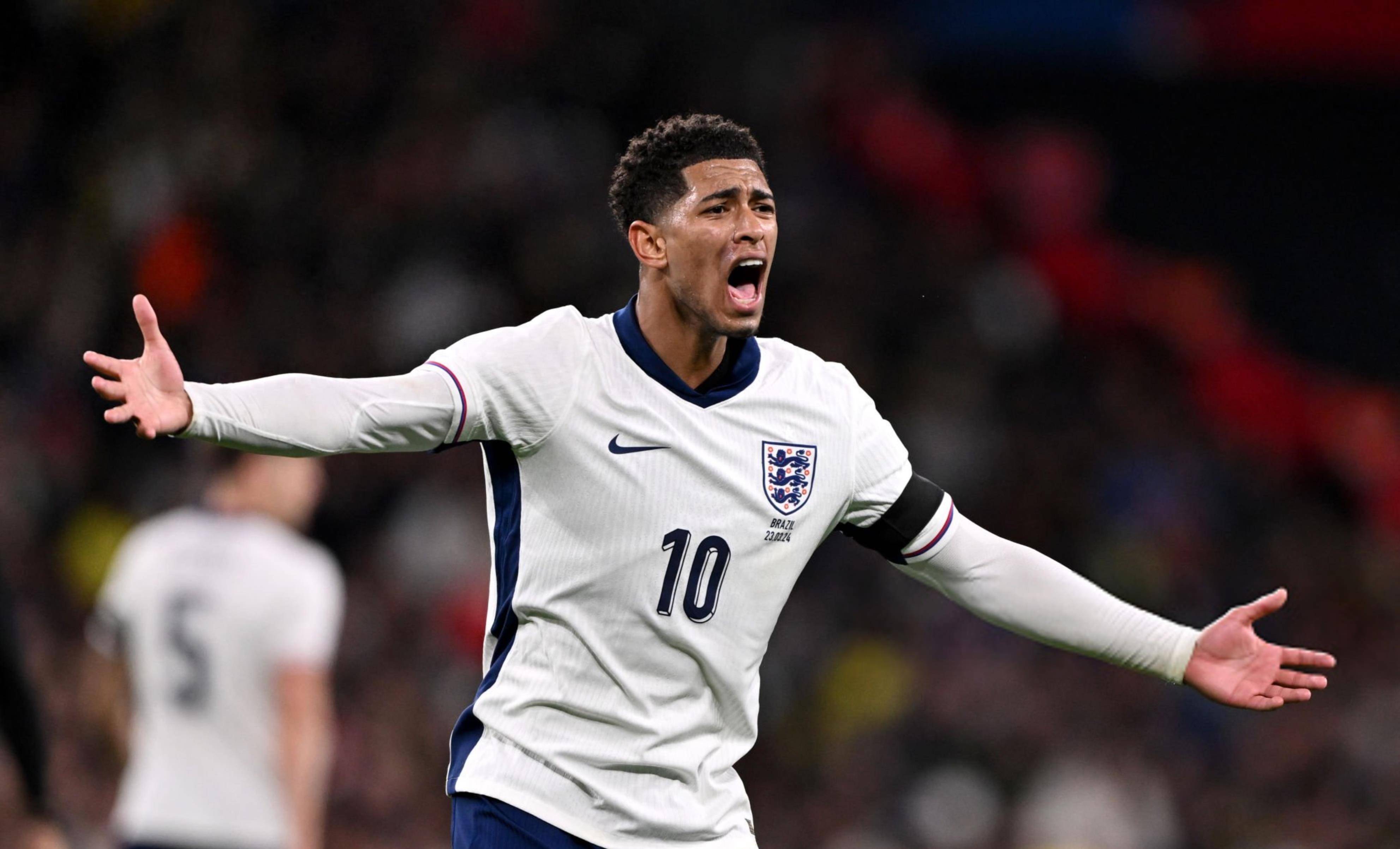 德天空：德甲三强争夺17岁中场德卡特，安德莱赫特要价2500万